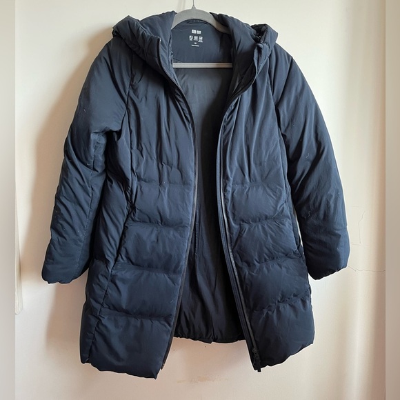 Uniqlo lightweight, water-repellent Navy Blue Hooded Puffer Jacket - Picture 1 of 14